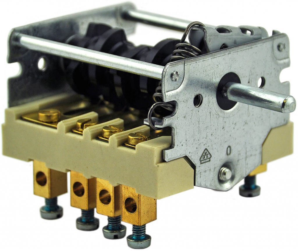 Schalter 7-Takt mit Signalkontakt 32A 400V Schraubanschluss (Steatit)